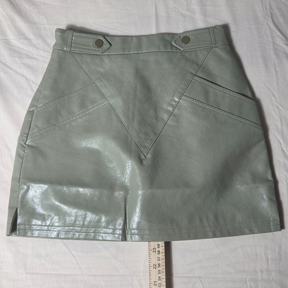 Vann Valrencé Sage Green Faux Leather Mini Skirt Size M Geometric Stitched